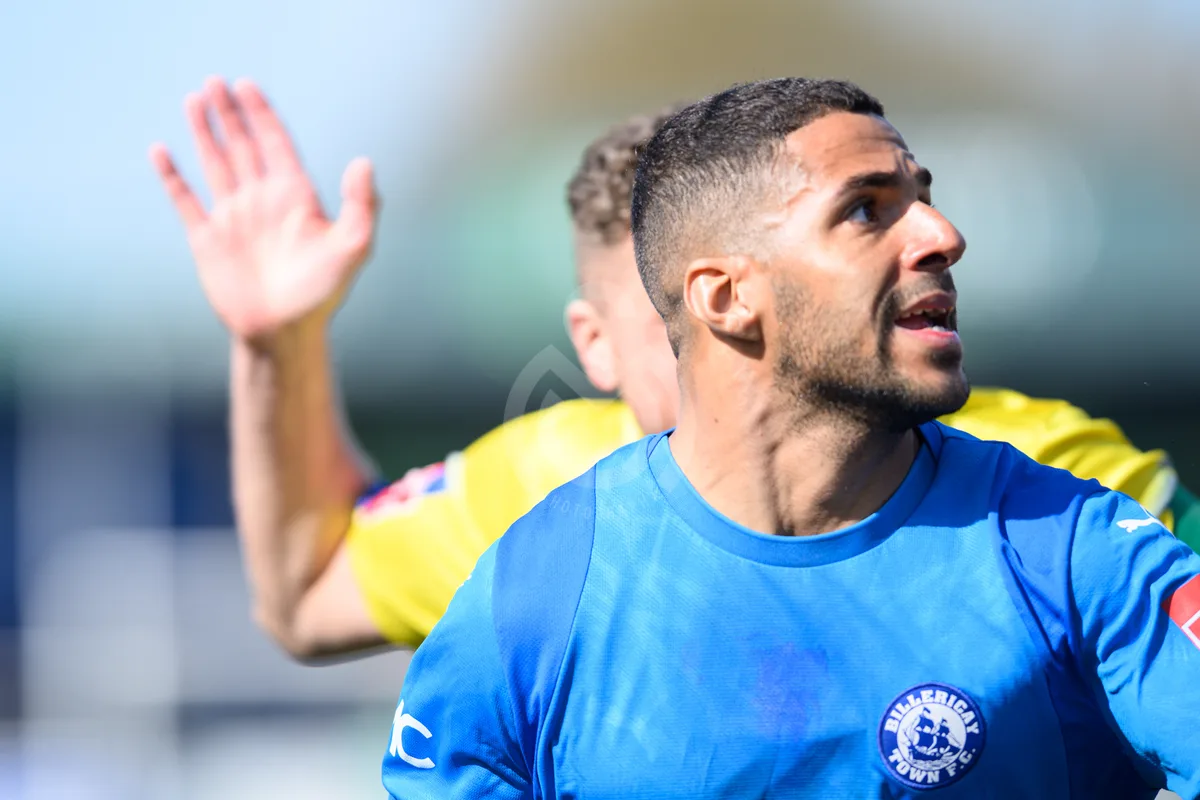 Billericay Town FC vs Canvey Island 060426-5