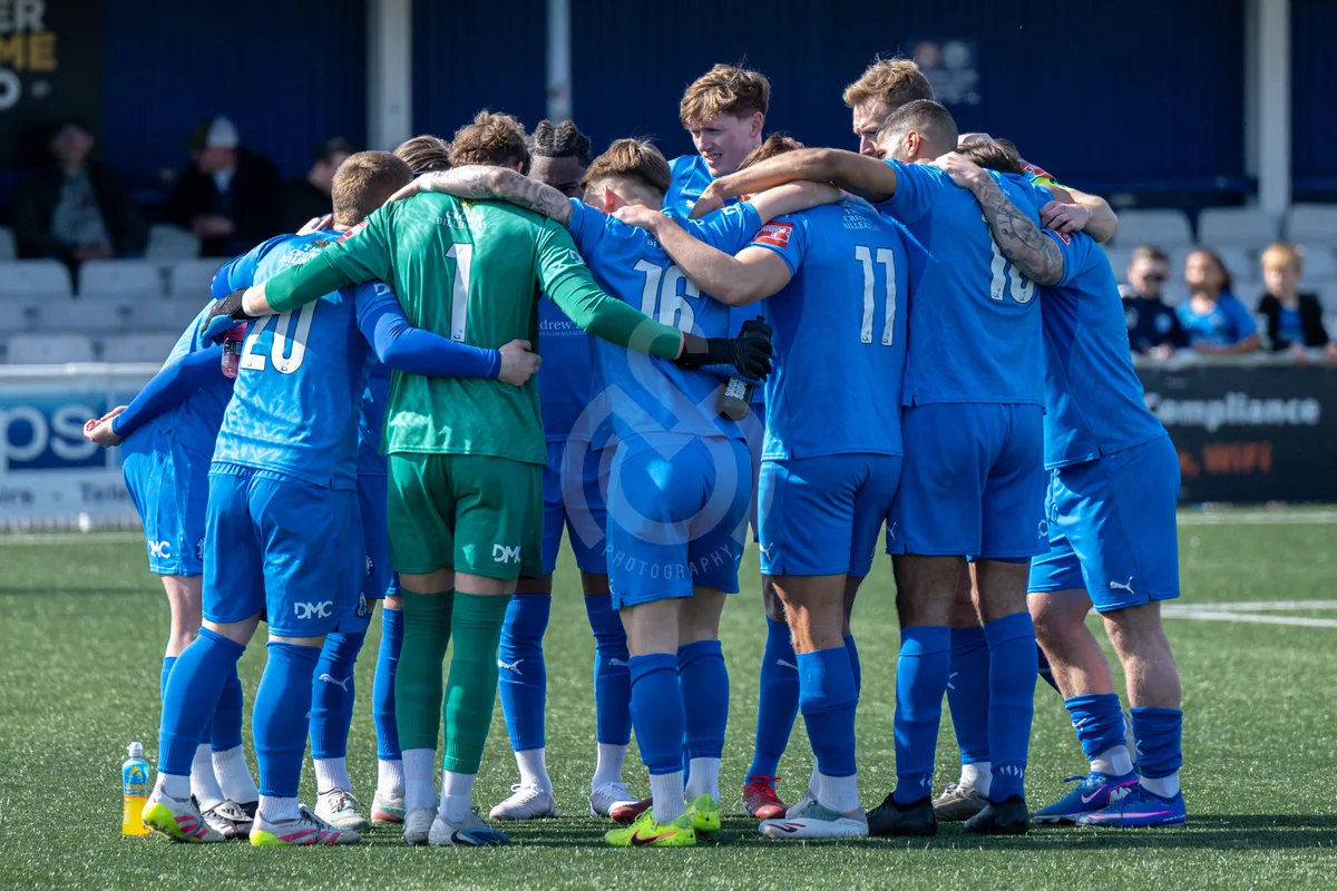 Billericay Town FC vs Canvey Island 060426-3