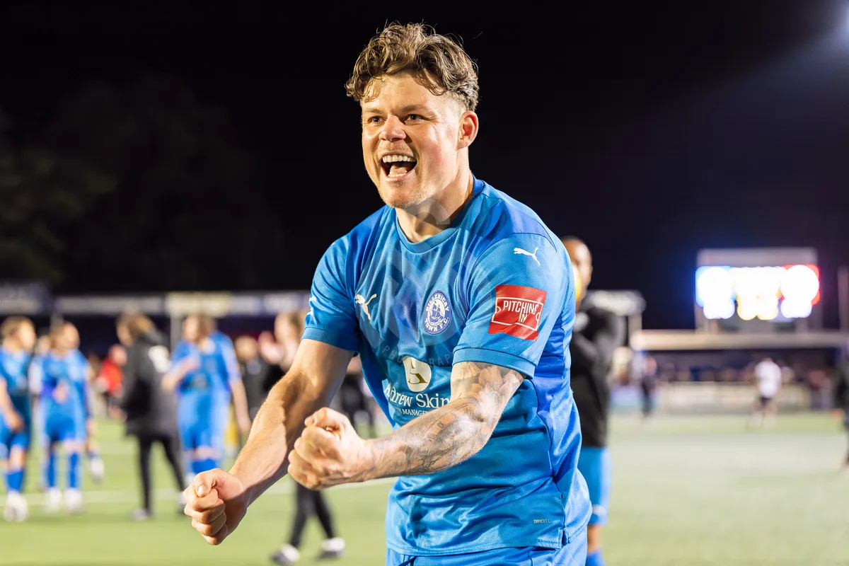 SM Billericay Town FC vs Chatham (semi-final) 290426-48