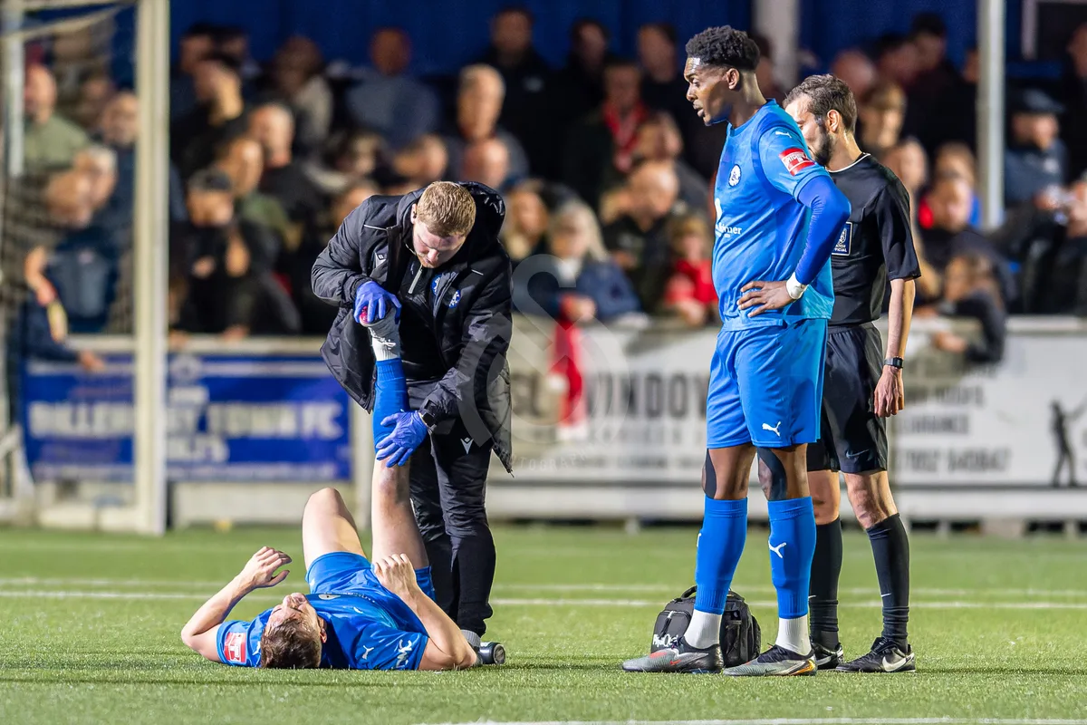 SM Billericay Town FC vs Chatham (semi-final) 290426-58