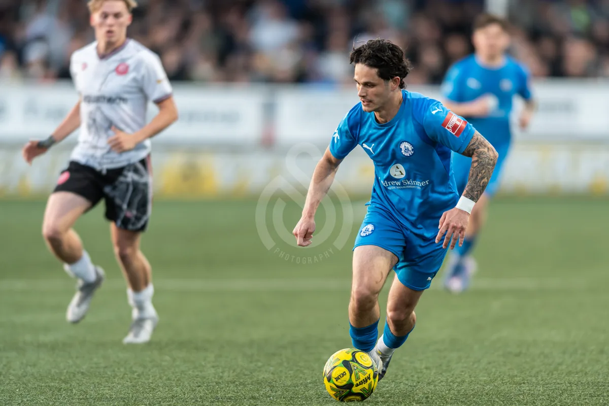 SM Billericay Town FC vs Chatham (semi-final) 290426-38