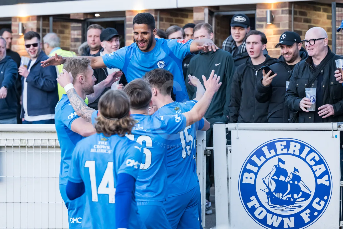 SM Billericay Town FC vs Chatham (semi-final) 290426-14