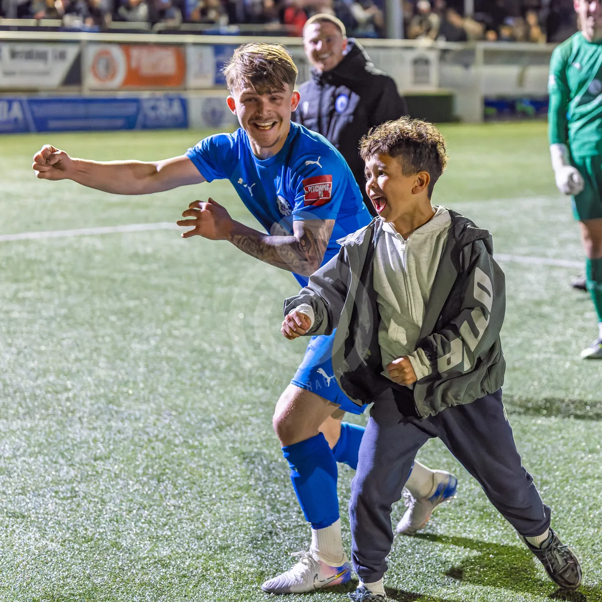 SM Billericay Town FC vs Chatham (semi-final) 290426-52