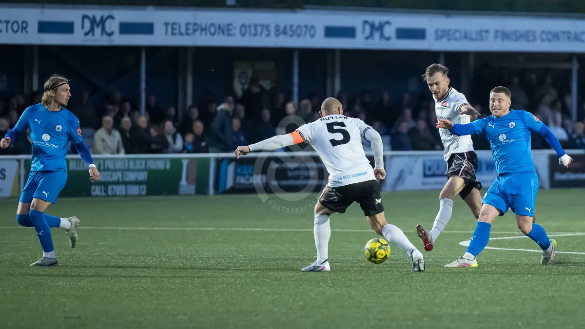 SM Billericay Town FC vs Chatham (semi-final) 290426-21