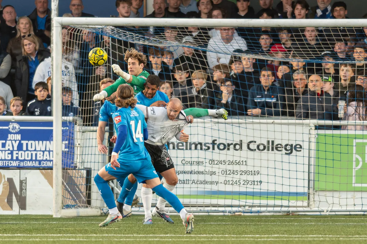 SM Billericay Town FC vs Chatham (semi-final) 290426-40