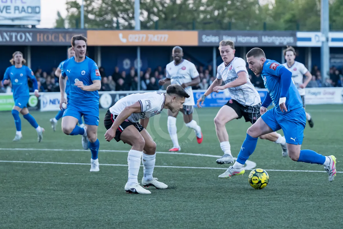 SM Billericay Town FC vs Chatham (semi-final) 290426-6