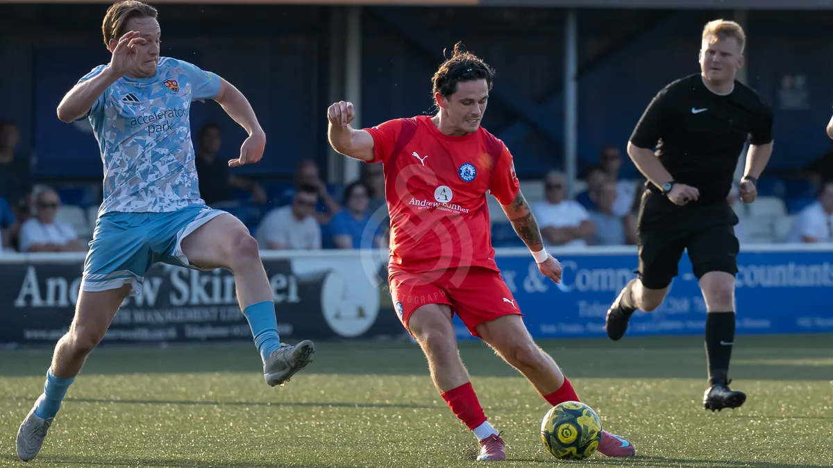 SM-Billericay Town FC vs Cambridge City 070726-1