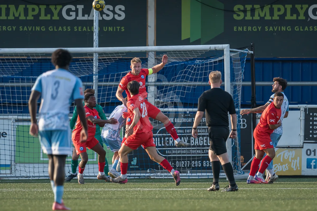 SM-Billericay Town FC vs Cambridge City 070726-19