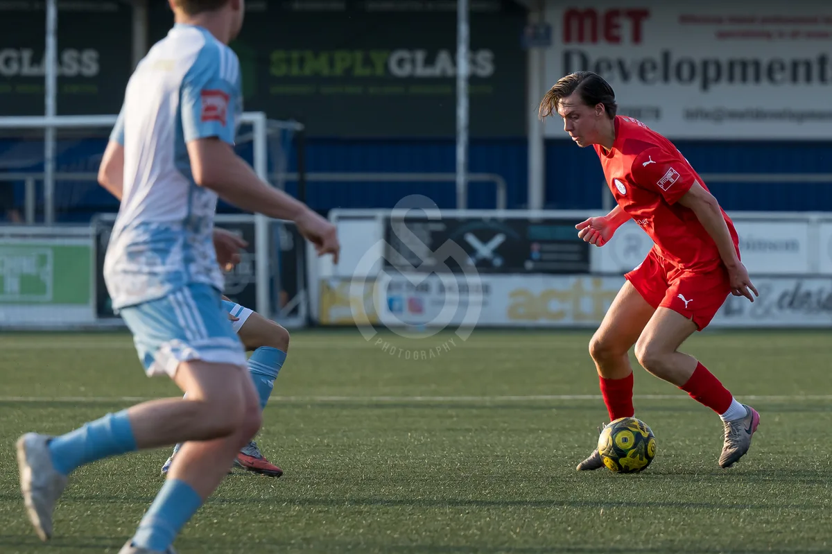 SM-Billericay Town FC vs Cambridge City 070726-3