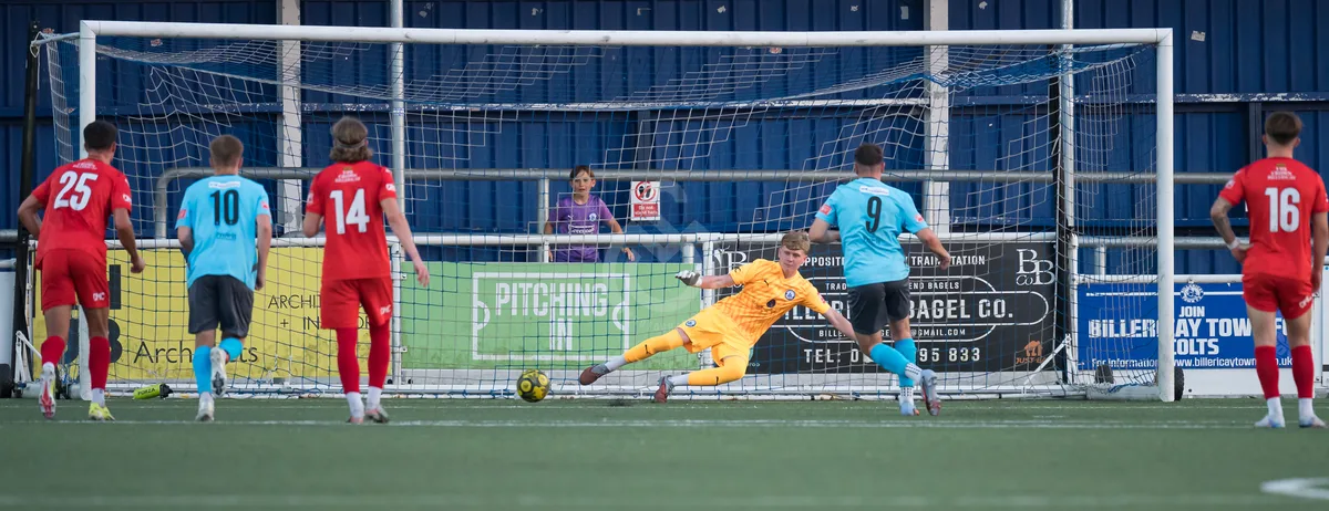 SM-Billericay Town FC vs Cambridge City 070726-41
