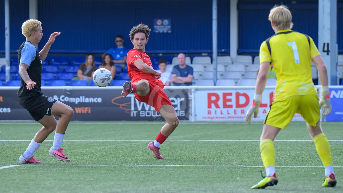 SM - Billericay Town FC vs MK Dons 010826 Pre-Season-35